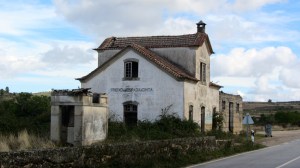 Estação abandonada de Freixo de Espada à Cinta